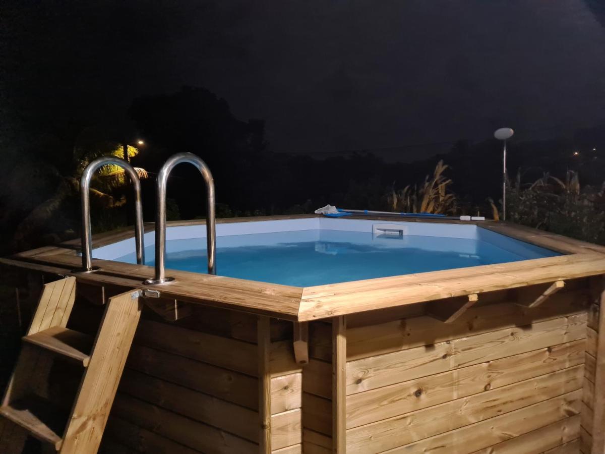 Bung'Hello Village, Piscine Et Parking Gratuit Труа-Ривьер Экстерьер фото